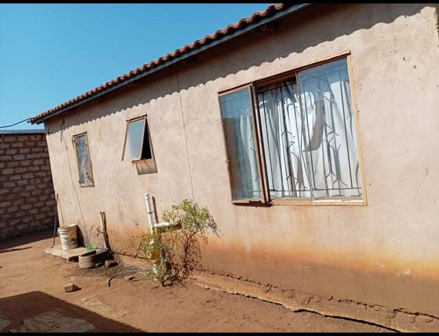 2 BEDROOM HOUSE FOR SALE IN SOSHANGUVE SOUTH